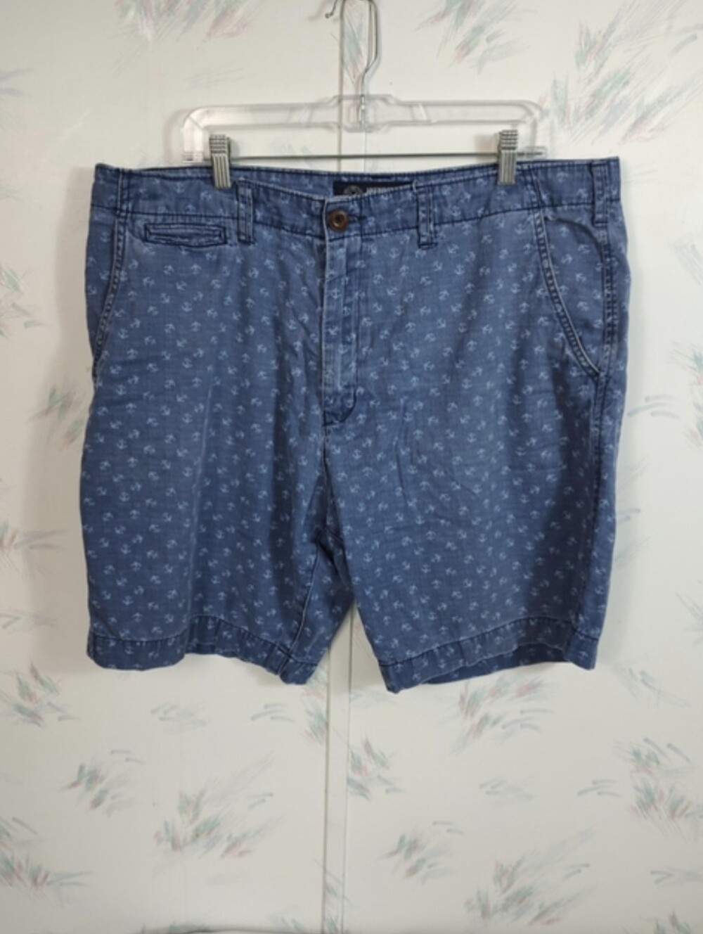 Men's American Eagle Flat Front Shorts Blue Anchor Print